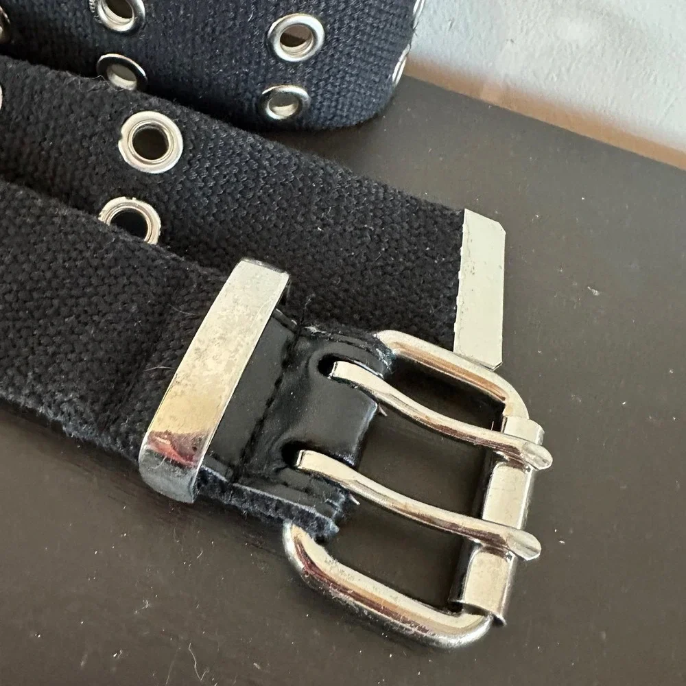VTG Y2K Black Velvet Grommet Belt S/M Silver Buckle Punk Grunge Gothic 2 Prong